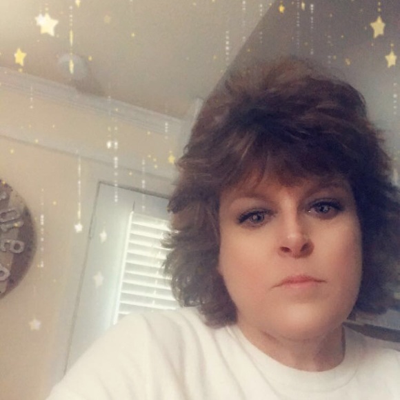 Profile Picture of Kim Rolin (@krolin69) on Poshmark