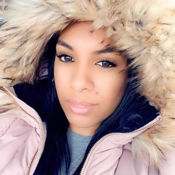 Profile Picture of Roxana Castillo (@roxyjenny22) on Poshmark