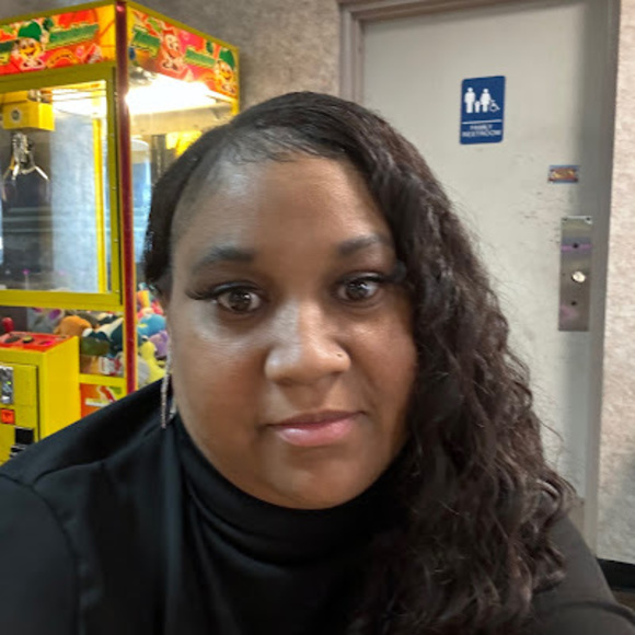 Profile Picture of Shannon Winburn (@leodalion1982) on Poshmark