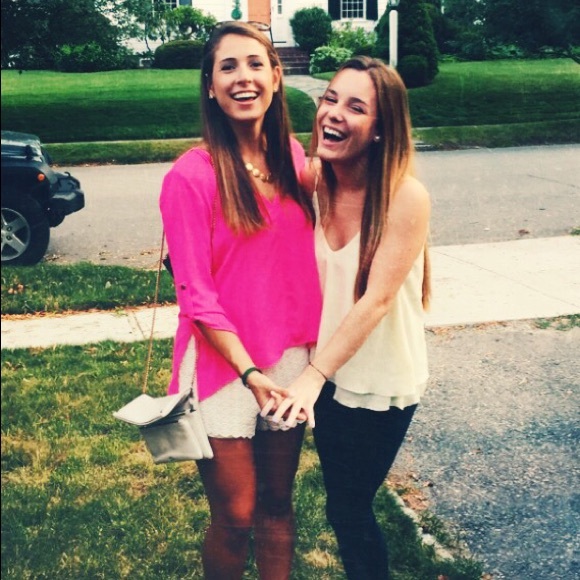 Profile Picture of Hailey Gerards (@haileygerards) on Poshmark