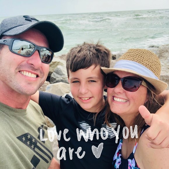 Profile Picture of Heather Sidelinger (@heathercuz) on Poshmark