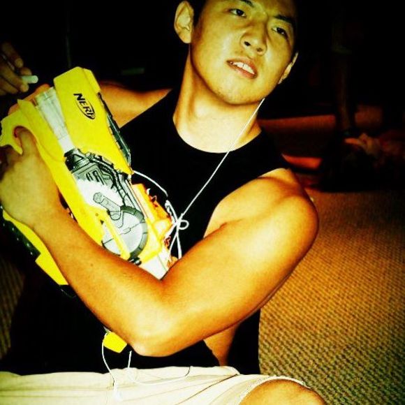 Profile Picture of Jun Lu (@junlu63) on Poshmark