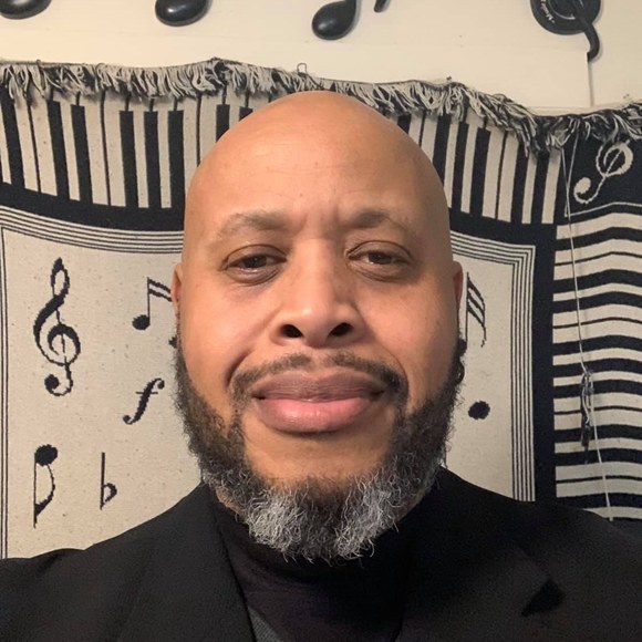 Profile Picture of Eddie Moore (@thtbas01) on Poshmark