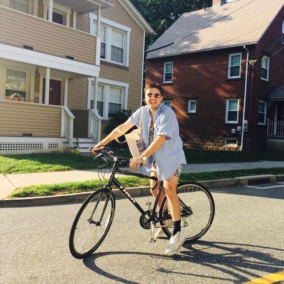 Profile Picture of Ben Romero (@benromero560) on Poshmark