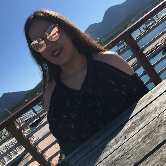 Christine Demmert - Poshmark Profile Picture of Christine Demmert (@christineey) on Poshmark