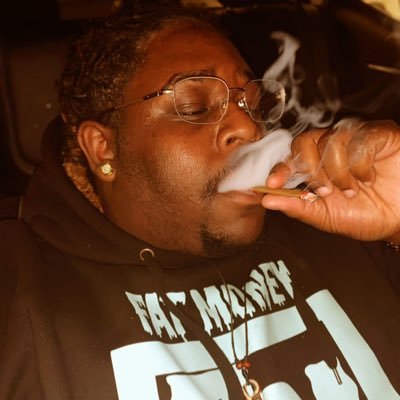 Profile Picture of YO GF's FAV PROMOTER (@nolabroadcast) on Twitter