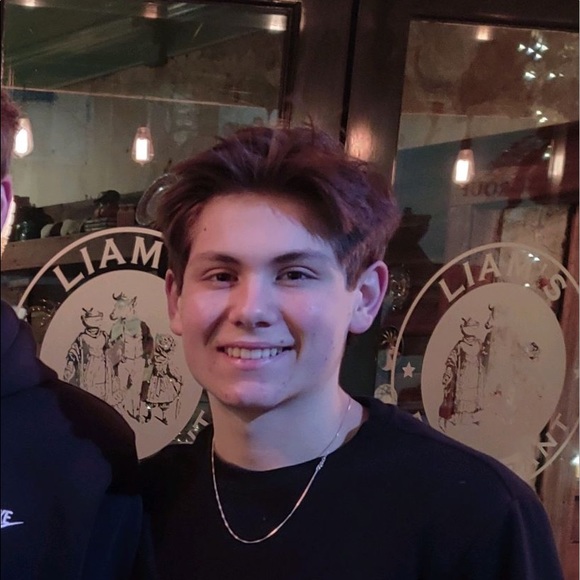 Profile Picture of Adam Davis (@adamdavis16) on Poshmark