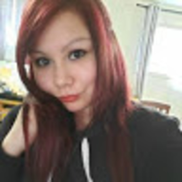 Profile Picture of Jessica Perreault (@jessyperr) on Poshmark