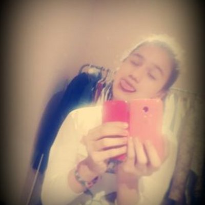 Profile Picture of Abril Quintero (@abruquin) on Twitter