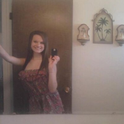 Profile Picture of Trisha Kirby (@trisha2698) on Twitter