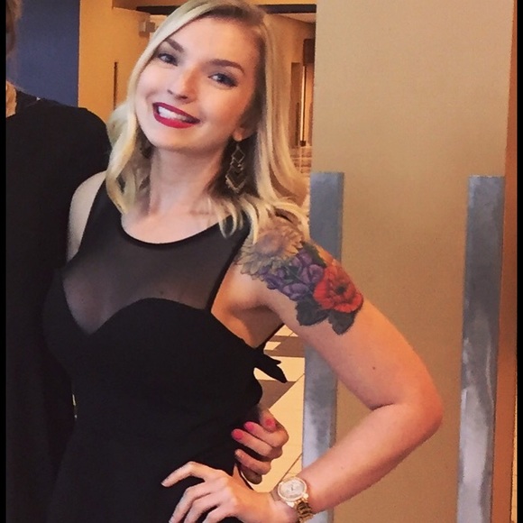 Profile Picture of Keriann Granato (@keriann95) on Poshmark