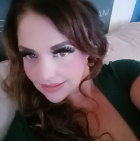 Profile Picture of Melissa Kitowski (@melissakitowski) on Poshmark