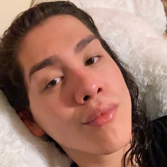 Max Charles - Poshmark Profile Picture of Max Charles (@maxxxcharles) on Poshmark