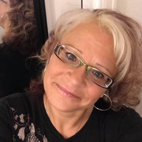 Jenifer Cooper - Poshmark Profile Picture of Jenifer Cooper (@jenifer_cooper) on Poshmark