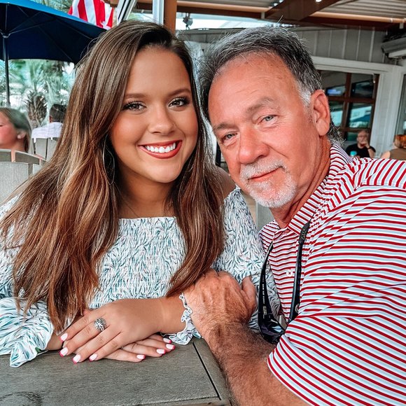 Profile Picture of Jenna Hollomon (@jenna_hollomon) on Poshmark