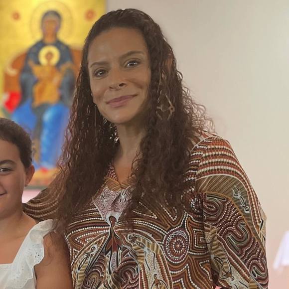 Profile Picture of Meg Davidson-beezley (@pearlsb4swine) on Poshmark