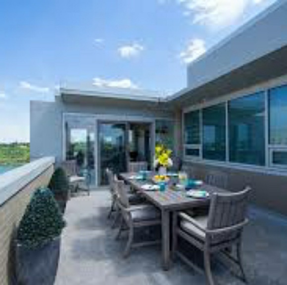 Profile Picture of Tamara Kowal (@thk931) on Poshmark