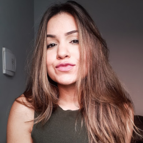 Profile Picture of Débora Silva (@deh0798) on Poshmark