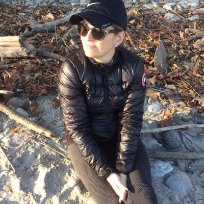 Profile Picture of Lori Pearson (@LNTK102) on Twitter