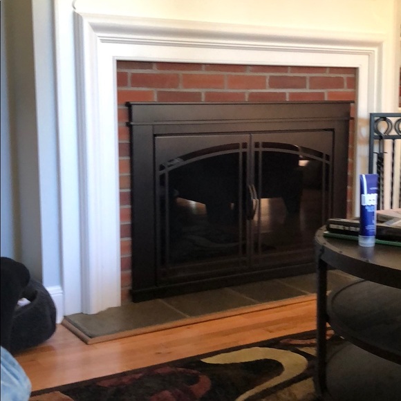 Profile Picture of Chris Navarro (@cjnavarro27) on Poshmark