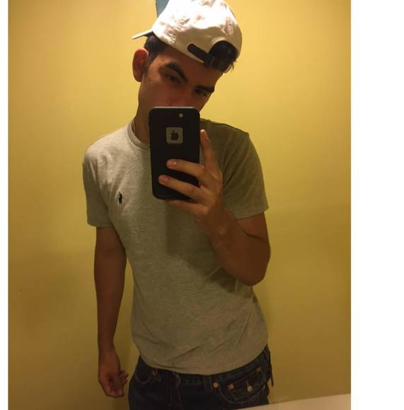 Profile Picture of Alex Forero (@aforero300) on Poshmark