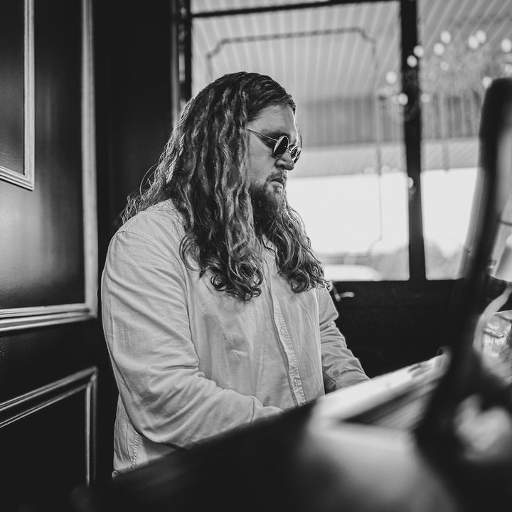 Profile Picture of Joshua Lively (@livelyworship) on Tiktok