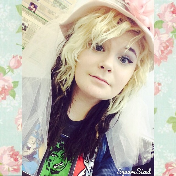 Profile Picture of Matea Cobble (@thorohdamnson) on Poshmark