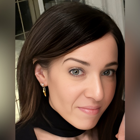 Profile Picture of Francesca Piscioneri (@franca76) on Poshmark