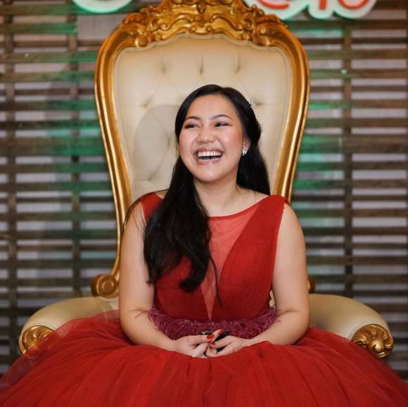 Profile Picture of Gwen Canovas (@canovasgwen) on Poshmark