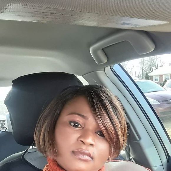 Profile Picture of Layo Candace (@layocandace) on Poshmark