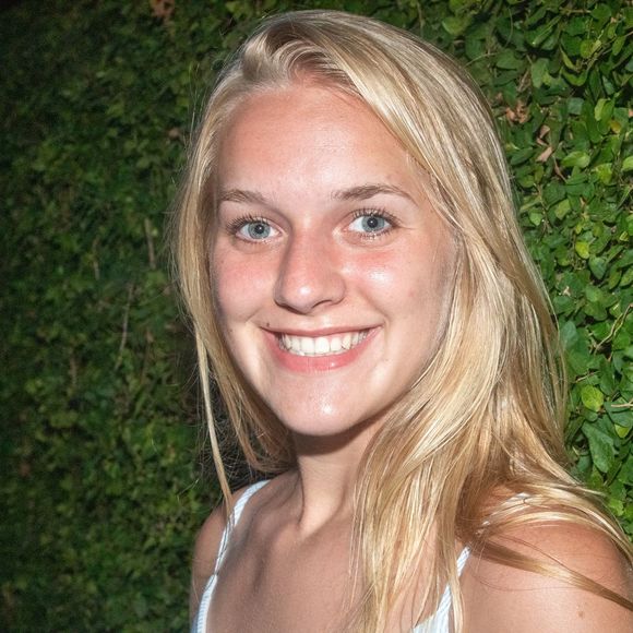 Profile Picture of Anna Fenker (@annafenker) on Poshmark