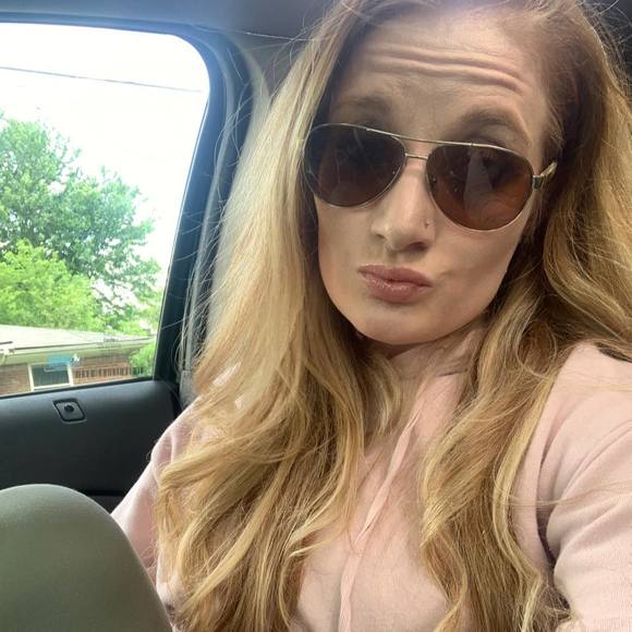 Profile Picture of Abi Schaftlein (@abischaftlein) on Poshmark