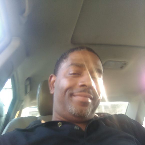 Profile Picture of Andre Hamilton (@andrehamilton) on Poshmark