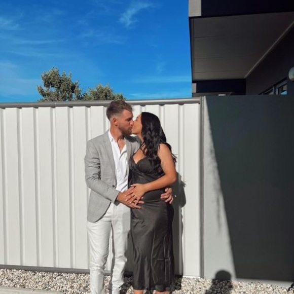 Profile Picture of Christy Smeaton (@christysmeaton) on Poshmark