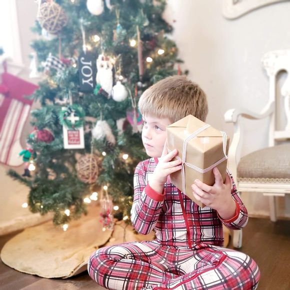 Profile Picture of Leigh Heath (@leighleigh72) on Poshmark