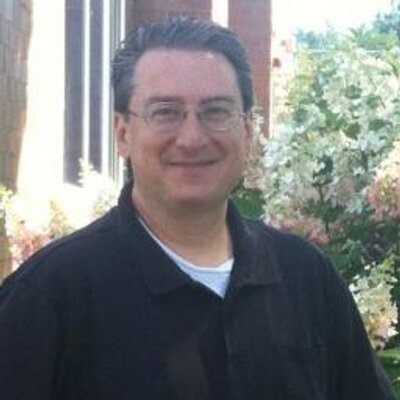 Profile Picture of Robert Sutton (@SkinneeBob) on Twitter