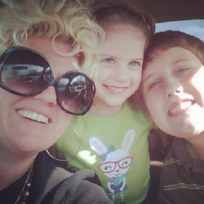 Profile Picture of Lori Duncan Style (@loriduncanstyle) on Twitter