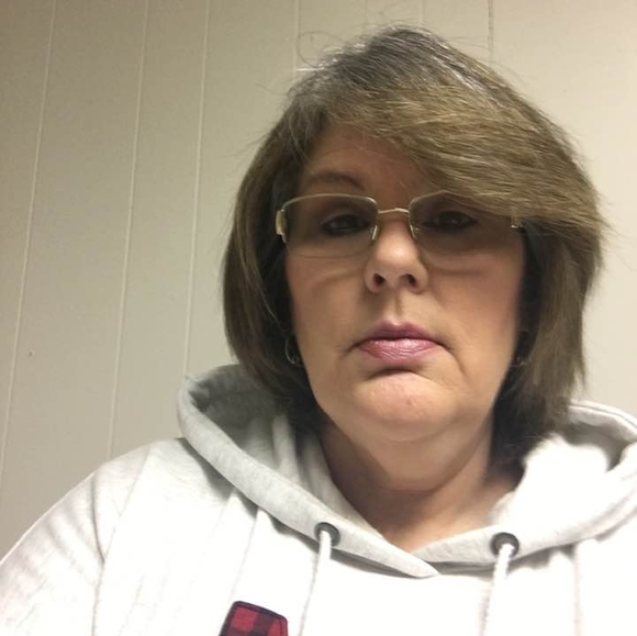 Profile Picture of April Mcalary (@aprilmcalary) on Poshmark