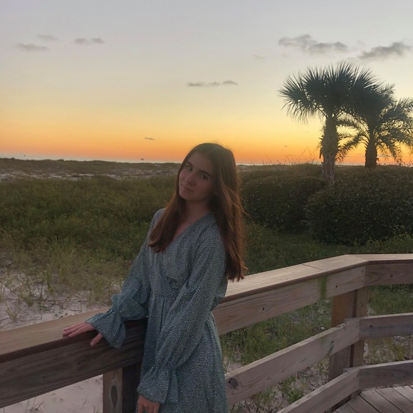 Profile Picture of Hailey Gooden (@h_gooden) on Poshmark