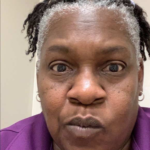 Profile Picture of Vera Richardson (@verarich) on Poshmark