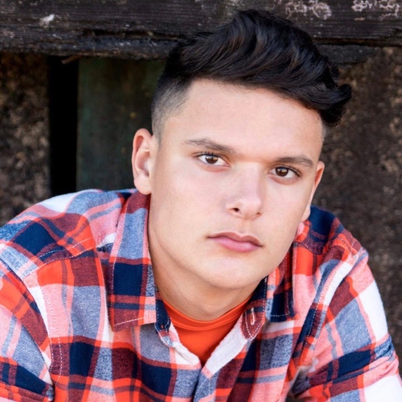 Profile Picture of Wesley Yates (@wyates69) on Poshmark