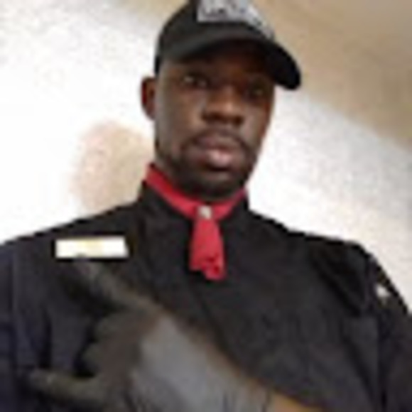 Profile Picture of Mark Brooks (@markbrooks330) on Poshmark