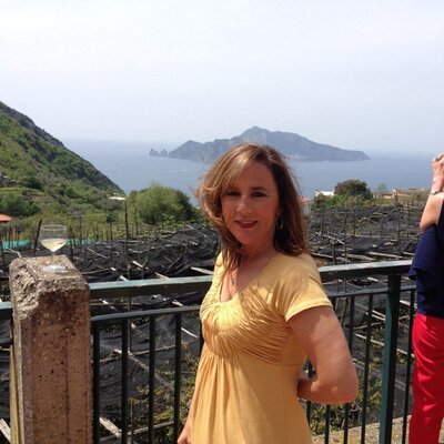 Profile Picture of Anne Swartz (@AnnehSwartz) on Twitter