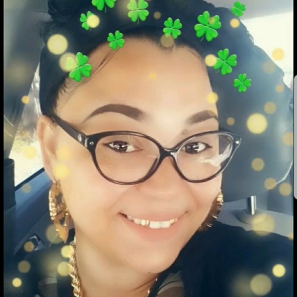Profile Picture of Shawna Howell (@shawna1202) on Poshmark
