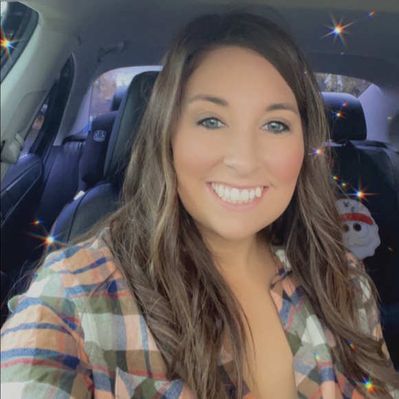 Profile Picture of Krista Hunkins (@sassy_italian) on Poshmark