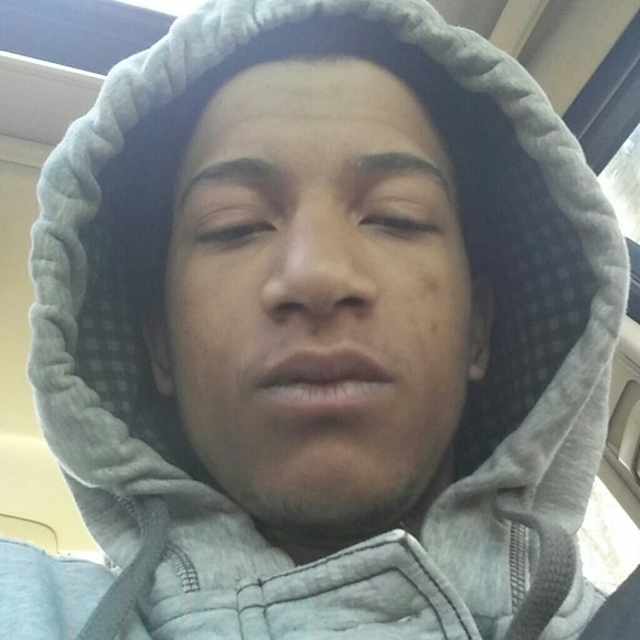 Profile Picture of Joe Barnes (@joeb0630) on Poshmark