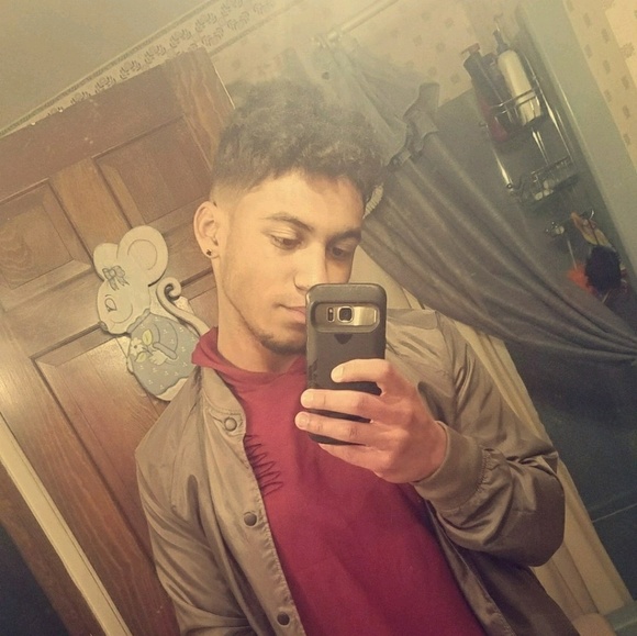 Profile Picture of Dominick Haley (@domhaleyy) on Poshmark