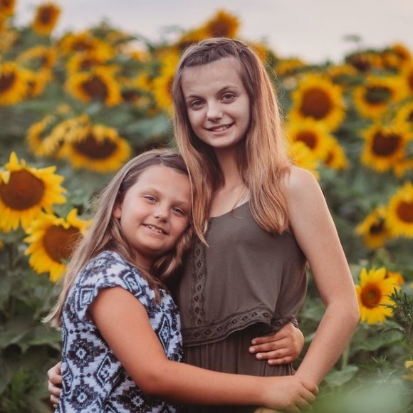 Profile Picture of Nicole Strobeck (@waterlilly3111) on Poshmark