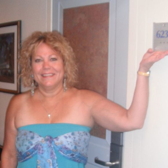 Profile Picture of Elizabeth Trythall (@lizposh58) on Poshmark