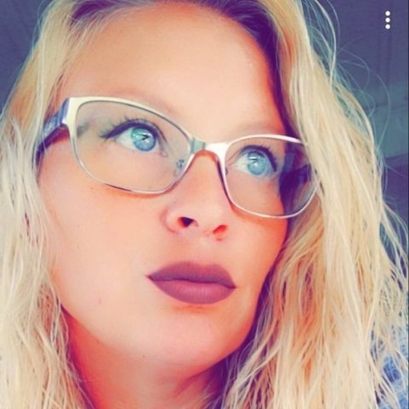 Profile Picture of Amber Spivey (@amberspivey398) on Poshmark